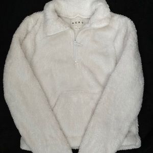 aero fuzzy cropped half-zip